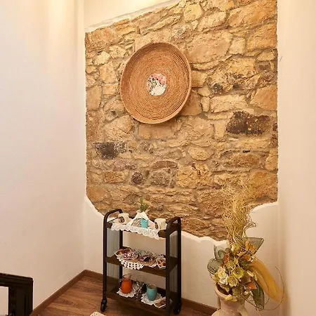 Al Vicolo Vi 住宿加早餐酒店 萨尔达拉