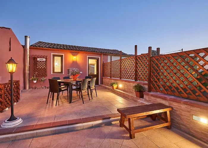 Al Vicolo Vi 3* 萨尔达拉