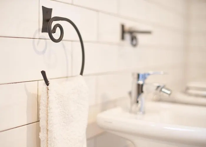 Al Vicolo Vi 住宿加早餐酒店 萨尔达拉